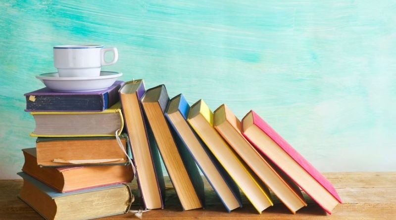 یک نویسنده، یک کتاب، یک قصه