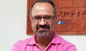 یک نویسنده، یک کتاب، یک قصه