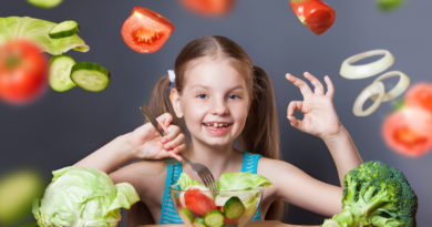 چگونه کودک‌مان را برای خوردن غذاهای سالم تشویق کنیم؟