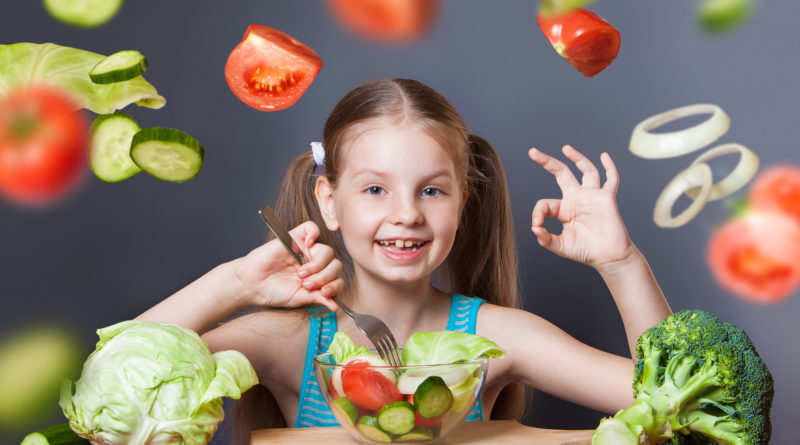 چگونه کودک‌مان را برای خوردن غذاهای سالم تشویق کنیم؟