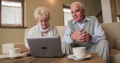 پدربزرگ و مادربزرگ‌های دیجیتالی، معاشرت پشت وب‌کم‌ها