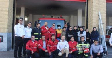 آرمین ۱۴ ساله آتش‌نشان افتخاری شد