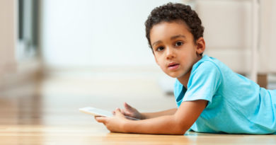 کودکان را در فضای مجازی رها نکنید