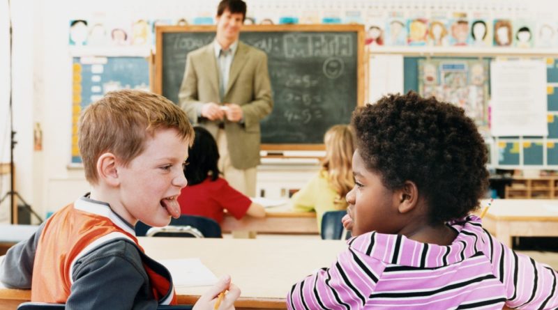 چه موقع برای مشکلات رفتاری کودکتان می توانید از کمک های حرفه ای بهره مند شوید؟