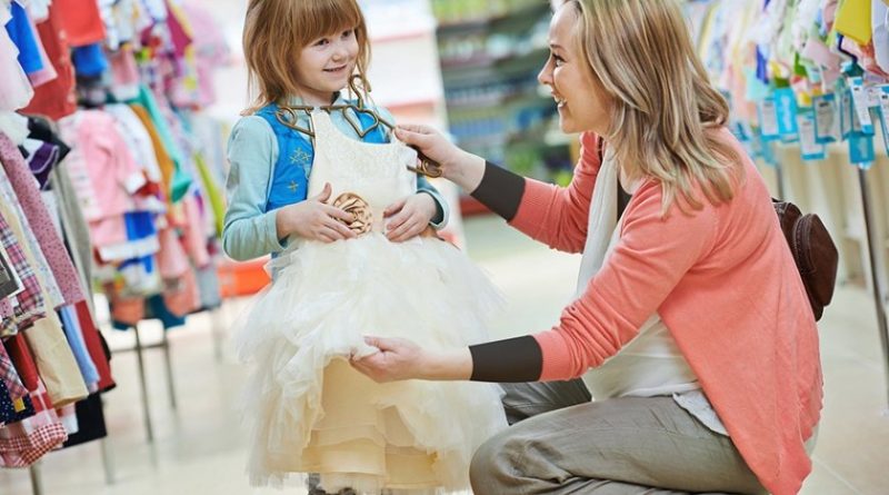 لجبازی کودکان هنگام لباس پوشیدن