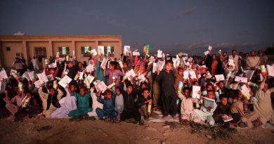 کودکان سیل‌ زده با دریافت کمک فرهنگی، می‌فهمند تنها نیستند