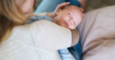 در این ساعات به نوزادتان شیر ندهید