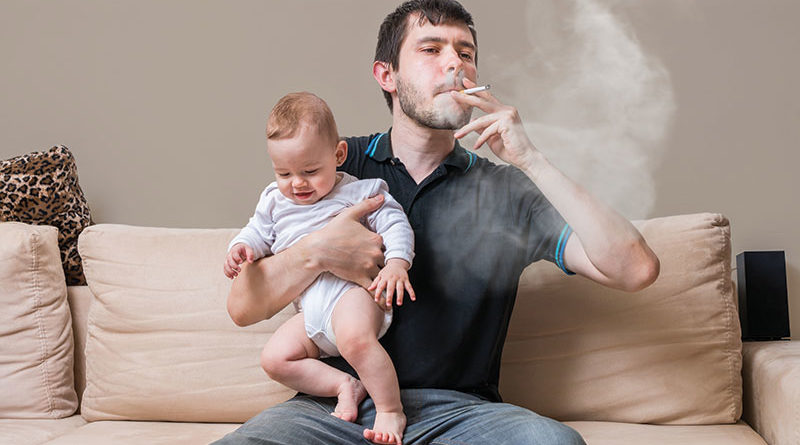 عوارض هولناک دود سیگار والدین برای کودکان