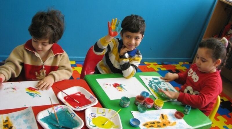 مهدکودک‌ ها یک مرکز تربیتی هستند