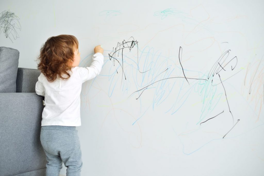نقاشی‌های دیواری کودکان