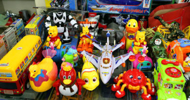 کودکان را با تولید اسباب‌بازی بومی در برابر تهاجم فرهنگی حفظ کنیم