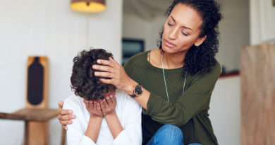 چگونه از کودکان و نوجوانان در برابر اخبار ناگوار مراقبت کنیم؟!