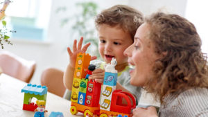 چگونه باید با کودکان بازی کنیم