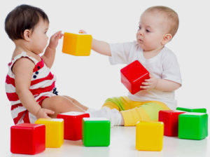 چگونه باید با کودکان بازی کنیم