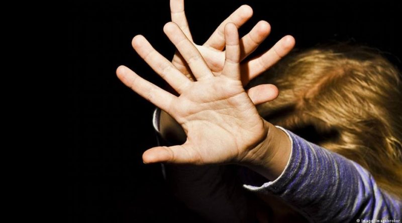 گسترش تصاویر کودک آزاری