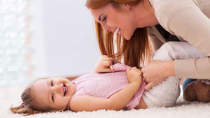 قلقلک دادن کودک