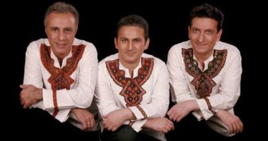 نمایش آنلاین