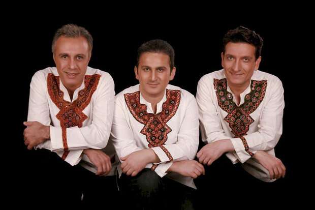 نمایش آنلاین