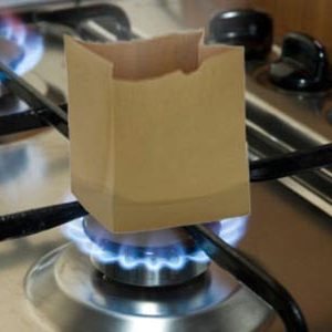 جوش آوردن آب در ظرف کاغذی