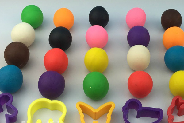 خمیر بازی خانگی