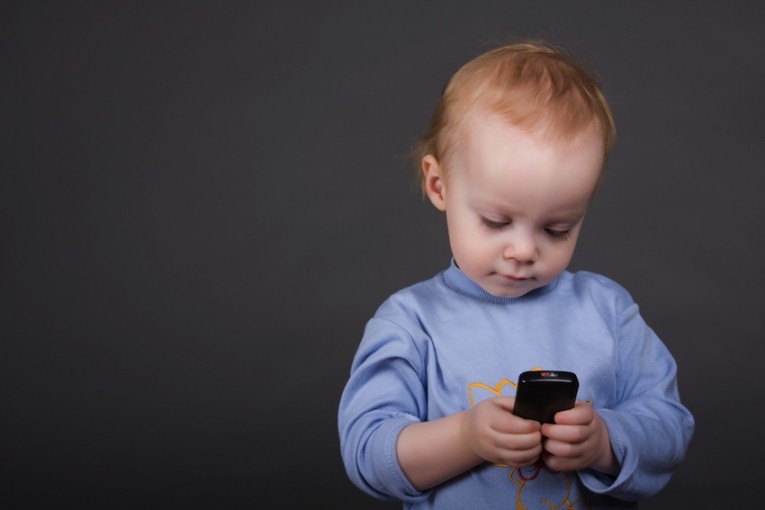 کودک و موبایل