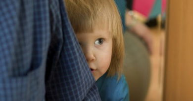 گوشه گیری کودک