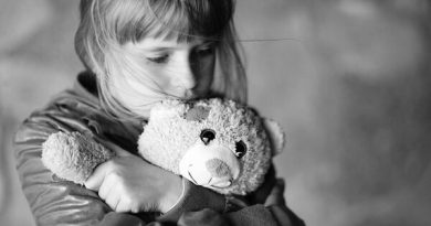 با کودکان سوگوار چگونه برخورد کنیم؟
