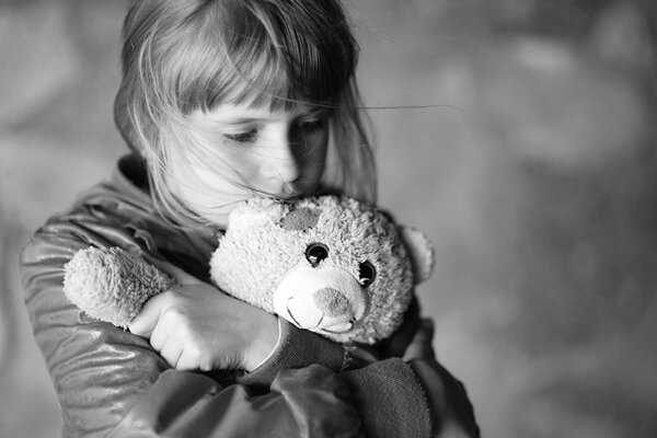 با کودکان سوگوار چگونه برخورد کنیم؟