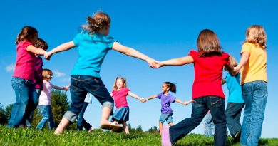 بازی در فضای باز برای کودکان