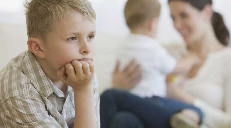 راهکارهایی برای حل حسادت به فرزند دوم