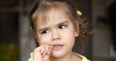 جویدن ناخن در کودکان