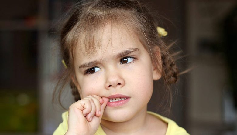 جویدن ناخن در کودکان