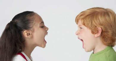 با بی ادبی و بد دهنی