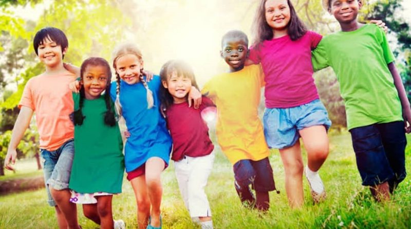 رنگ‌ لباس کودکان