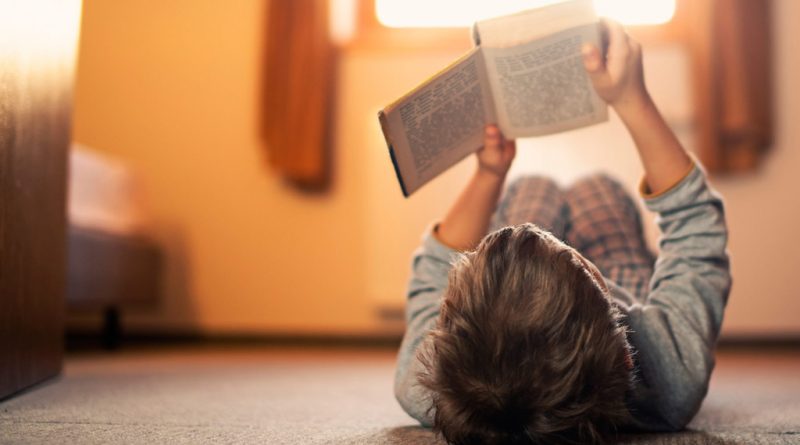 سفر دور دنیا با کتاب