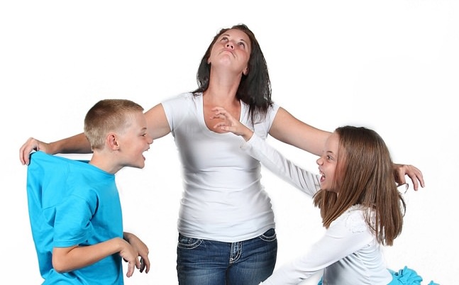 چرا کودکان با یکدیگر دعوا می‌کنند؟