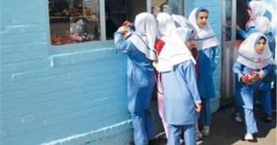 عرضه مواد غذایی در بوفه های مدارس ممنوع است-وزیر آموزش و پرورش