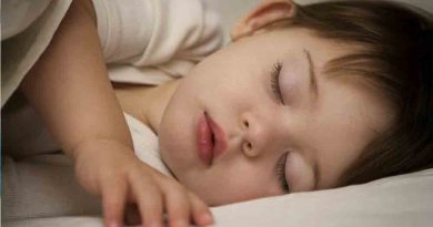 خواب در کودکان-خواب REM