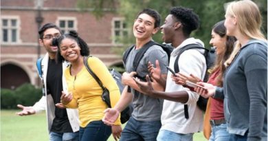 دوستان ناباب