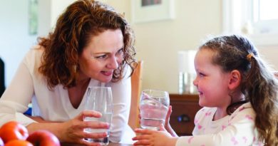 بهترین مایعات برای کودکی که سرماخورده است