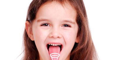 بوی بد دهان کودک