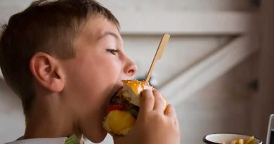 پرخوری کودکان