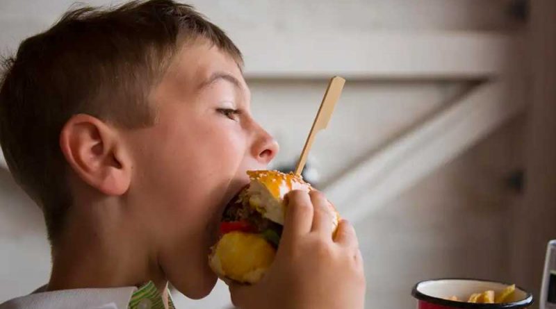 پرخوری کودکان