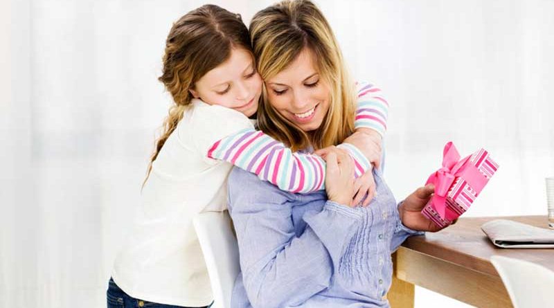 مراسم و هدایای روز مادر