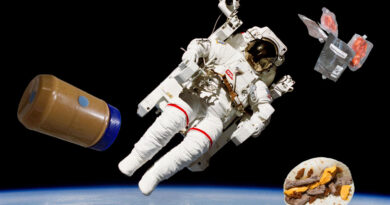 ۷ غذایی که در سفرهای فضایی ممنوع است