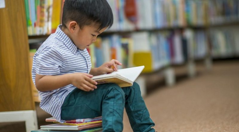مطالعه کتاب-کتاب خواندن-مطالعه کودکان