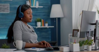 گوش دادن به موسیقی