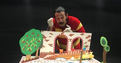 حیاط خانه ما